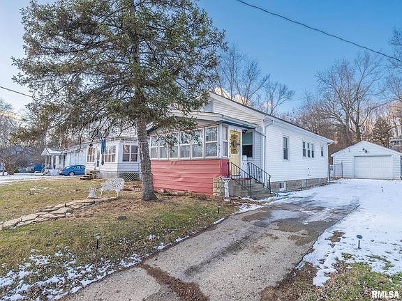 2nd image of 601 NE Rock Island Ave