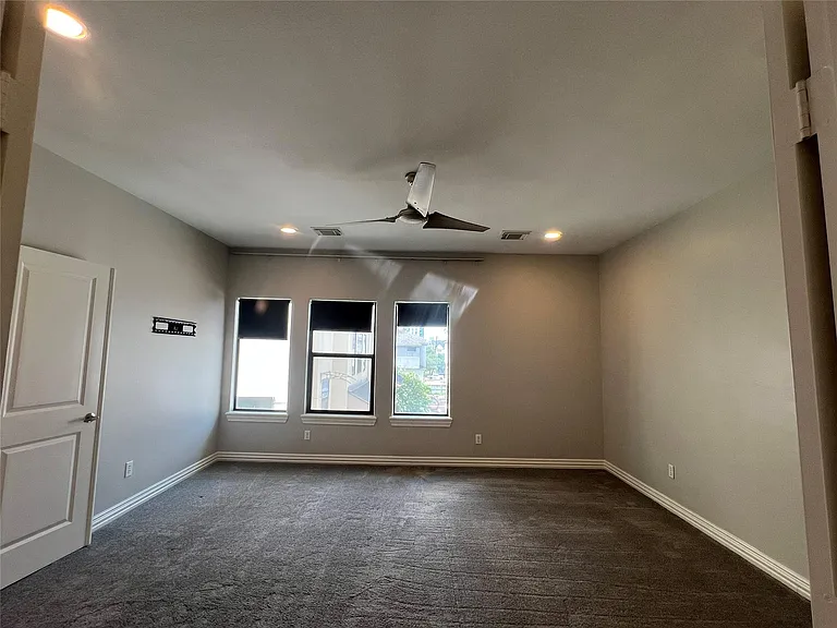 2314 Camden Dr — Photo 18