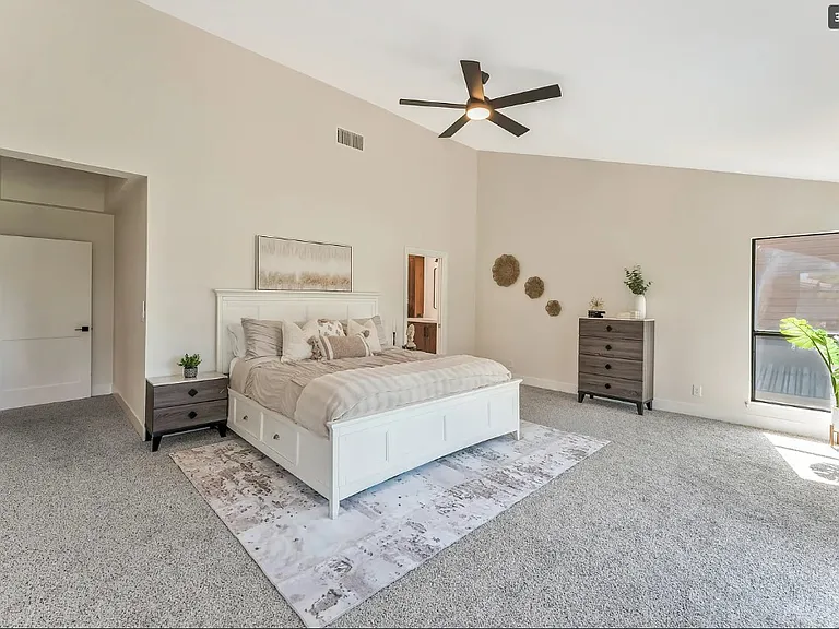 976 Pinehurst Dr — Photo 10