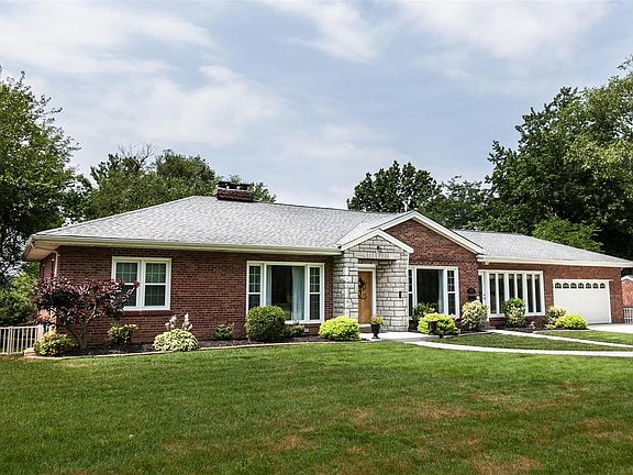 3rd image of 10116 Elise Dr