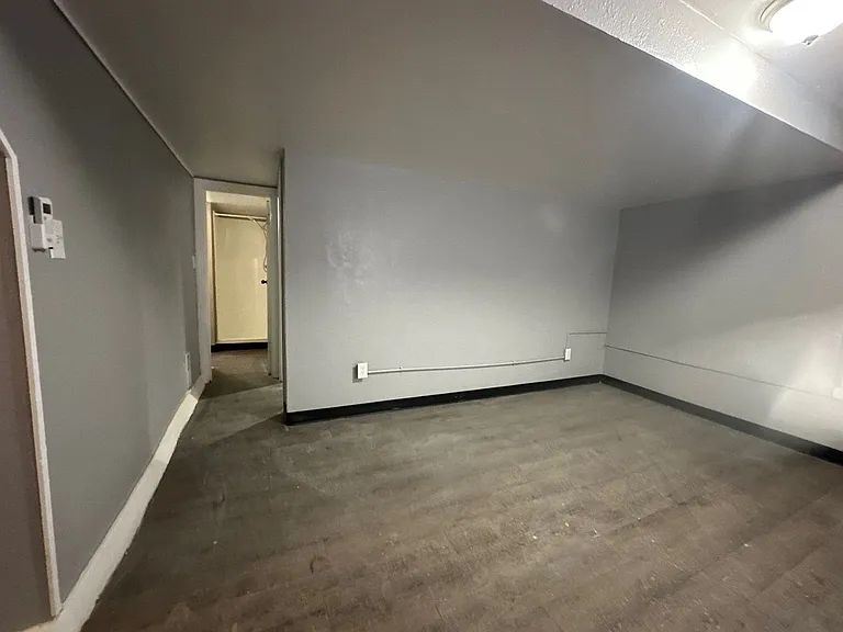 332 N 10th St — Photo 10