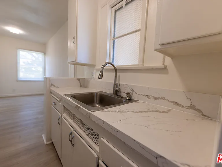 1940 S Robertson Blvd #1 — Photo 9