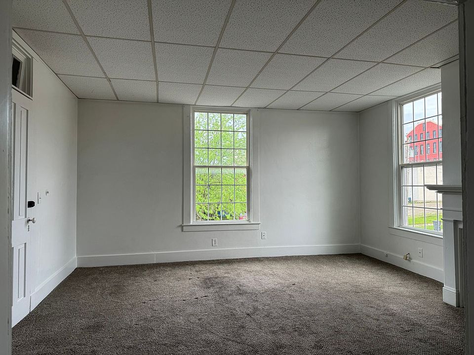 1st image of 127 W Market St #3