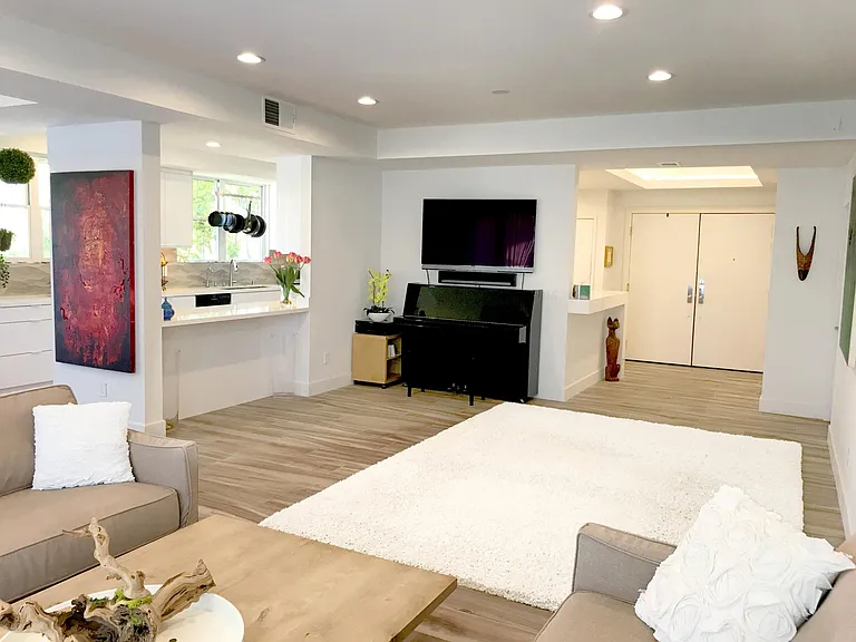 11700 Iowa Ave #102 — Photo 8