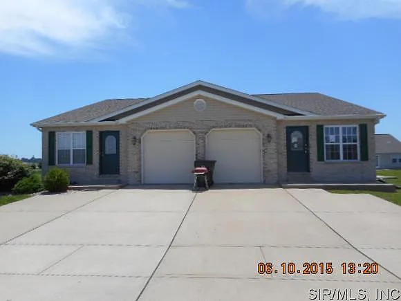 2040 Huntmaster Dr photo 1
