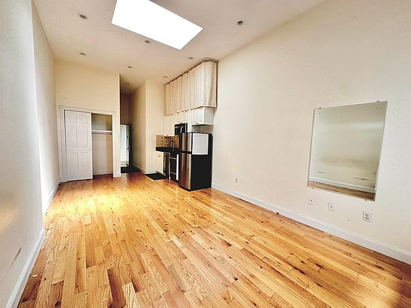 2nd image of 449 W 43rd St APT 5D
