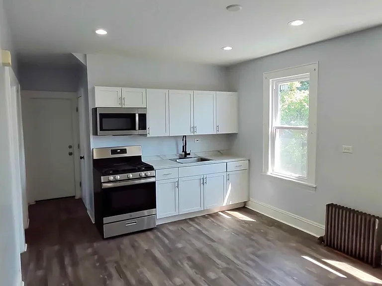 100-102 Horace St #1 — Photo 1