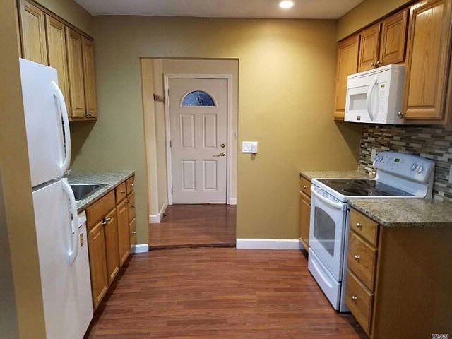 1st image of 17 Bradish Ln