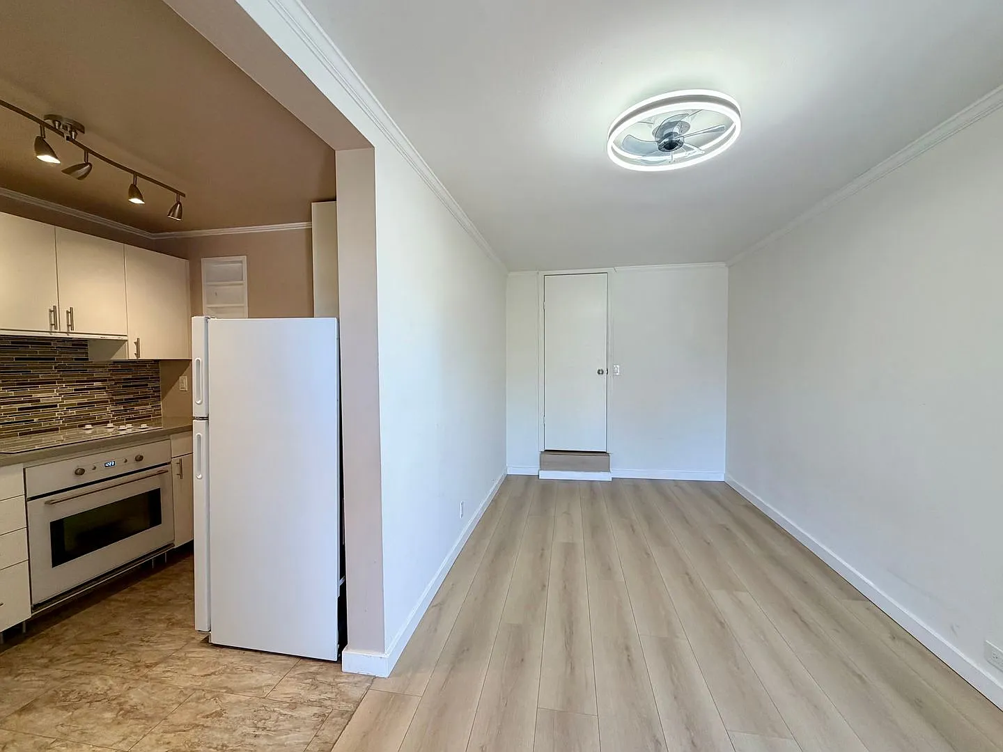 824A Castro st. | Charming & Efficient Castro Studio | Full Kitchen & Private Entry — Photo 4