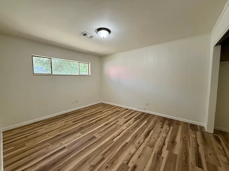 300 Olive St — Photo 21