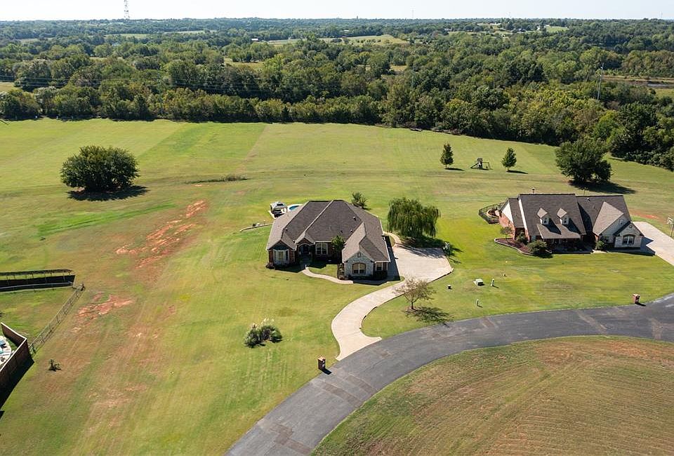 1st image of 4220 Shoreline Cir
