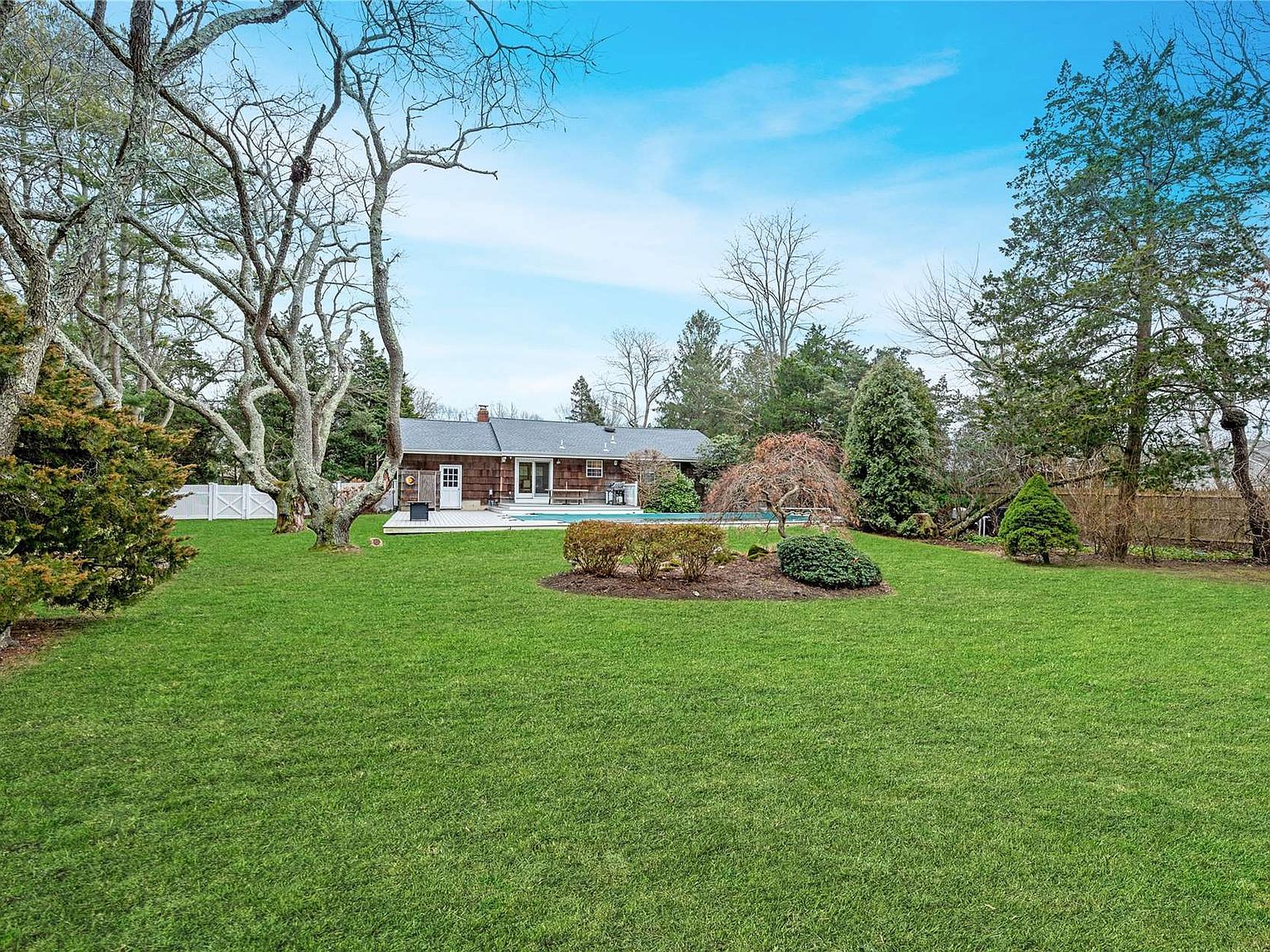 25 Nidzyn Avenue, Remsenburg, NY 11960 Zillow