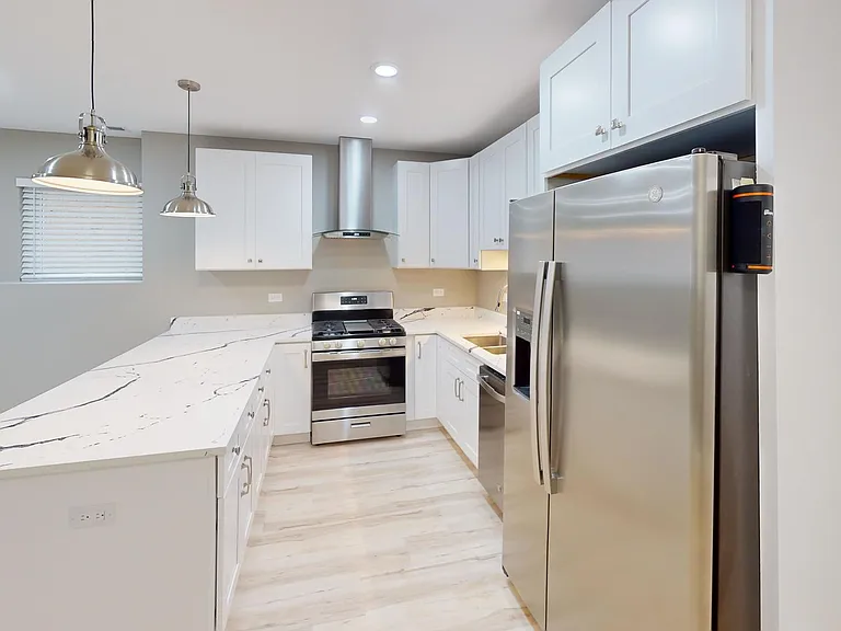 3822 W Huron St #1 — Photo 5