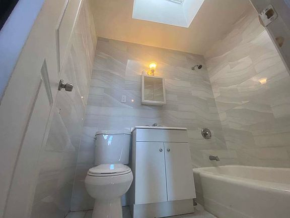 5th image of 320 E 126th St #5A