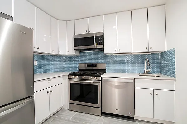 Rented by Jade Stone Real Estate Consulting | media 9