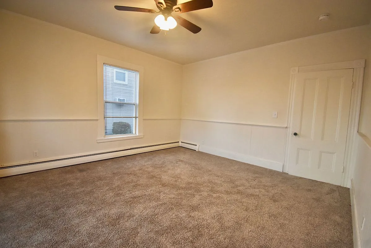 1 bed, 1.0 bath, 719 sqft, $2,300 — Photo 2