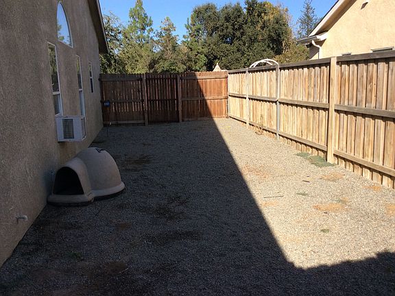 4th image of 2196 N Arbor Ave