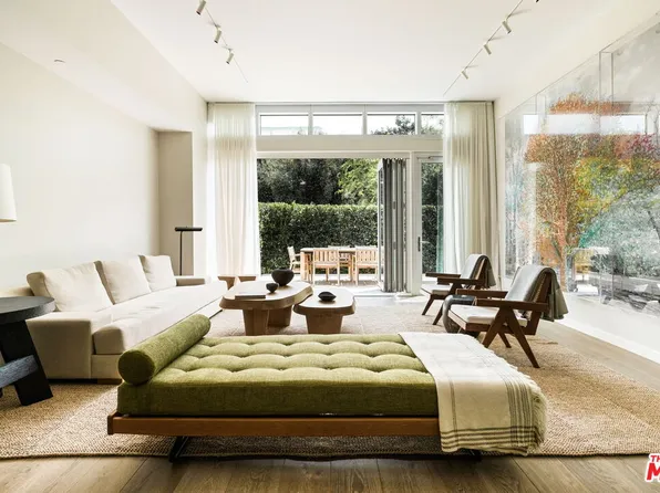 9000 W 3rd St #105, Los Angeles, CA 90048