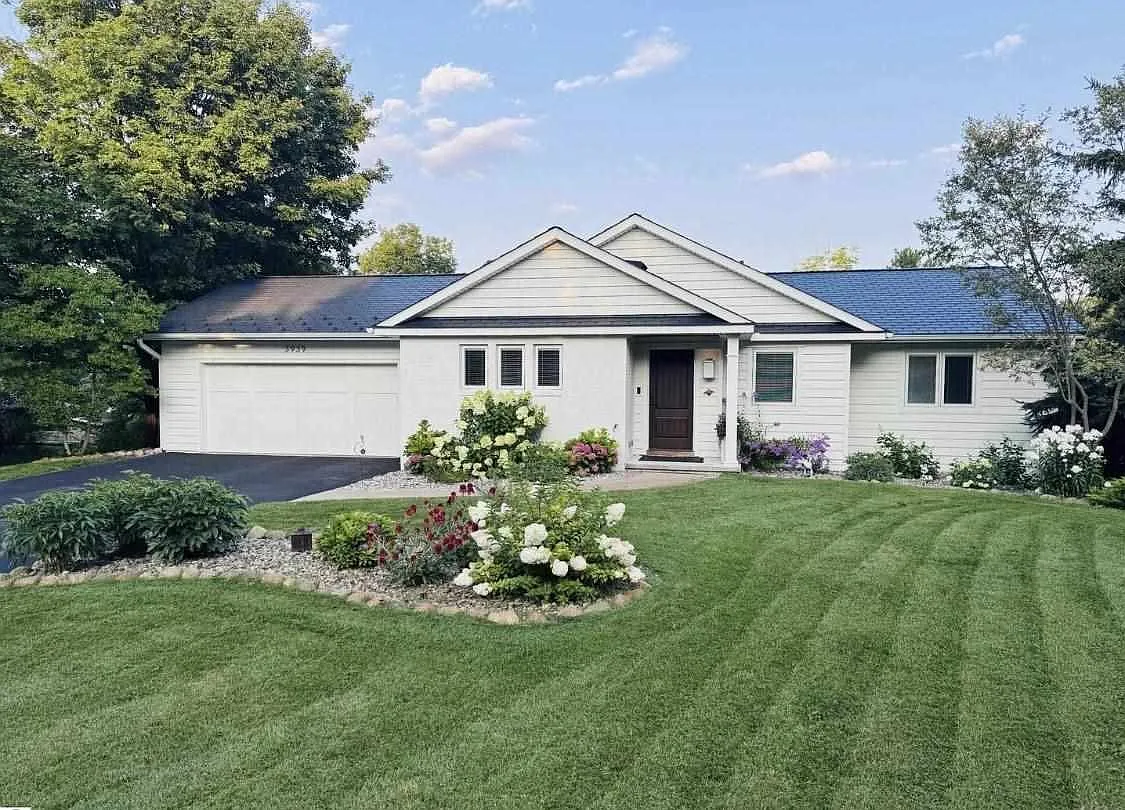 3939 Blue Heights Dr photo 1