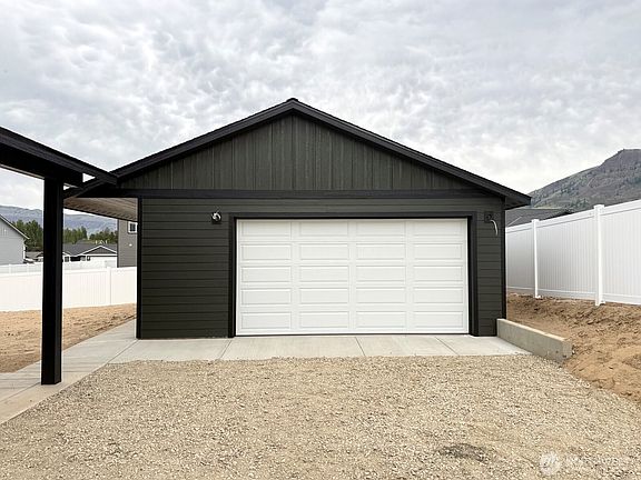 3rd image of 150 Juanita Way