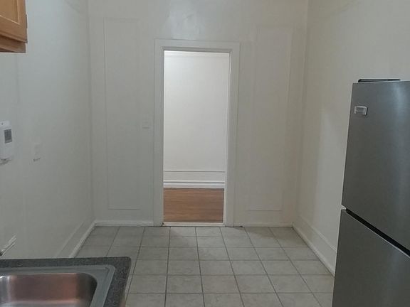 2nd image of 2165 Chatterton Ave APT 7D