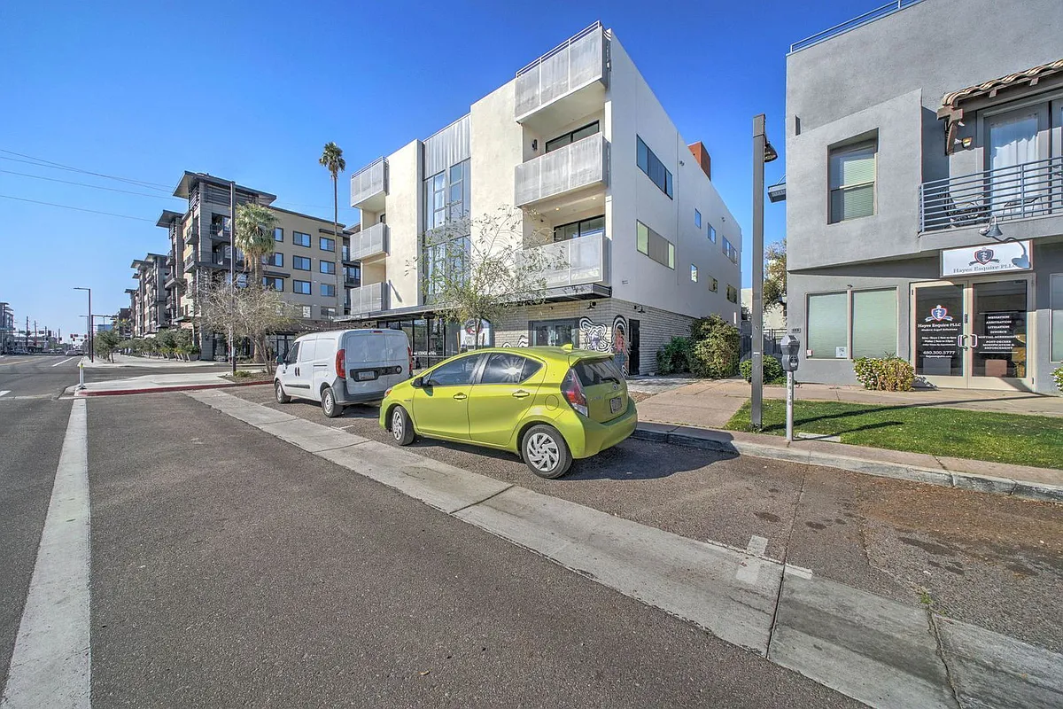 Building Photo - 504 E Roosevelt St #1103