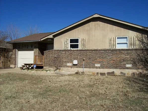 142 SW 69th St, Lawton, OK 73505