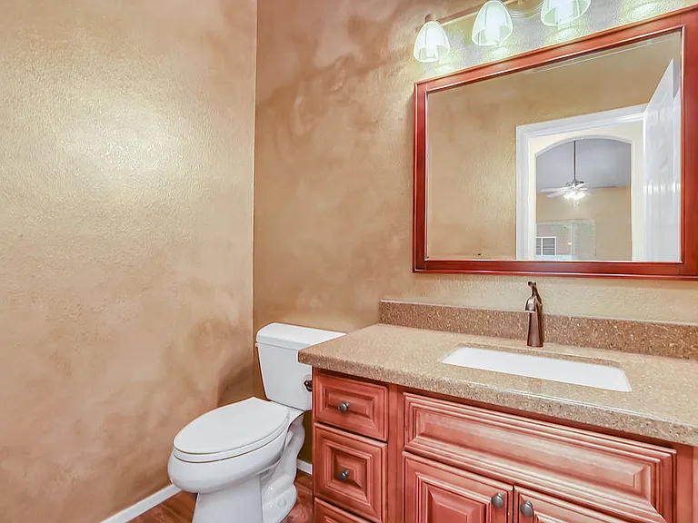 1380 N Concord Ave — Photo 24
