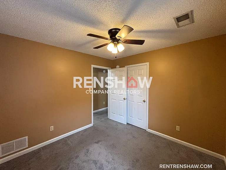 8255 Cross Point Dr — Photo 9