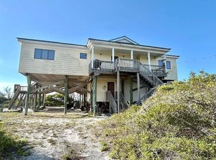 512 Gulf Shore Dr, Carrabelle, FL 32322
