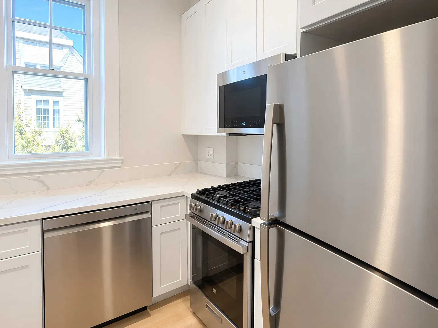 1 bed, 9999 sqft, $3,200 — Photo 1