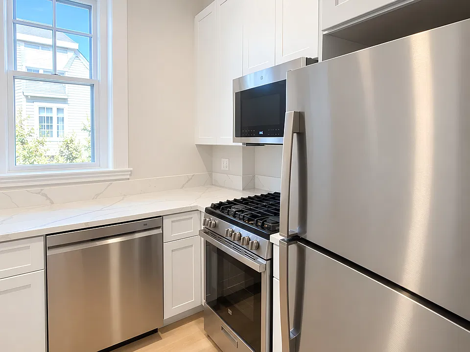 1147 Commonwealth Ave #1