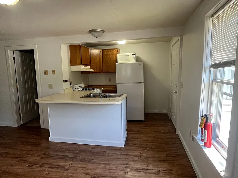 321 S Main St — Photo 2