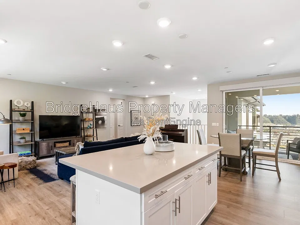 2806 Via Alta Pl