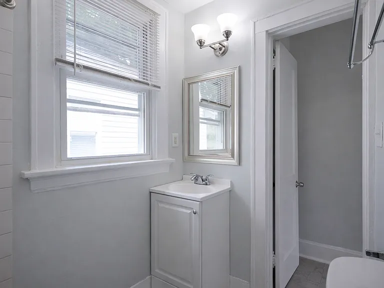 600 De Votie Ave — Photo 9