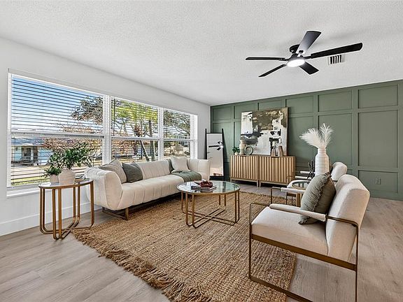4th image of 1598 Brookside Blvd