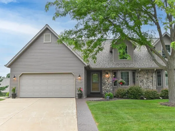 W203N16149 Pin Oak CIRCLE, Jackson, WI 53037