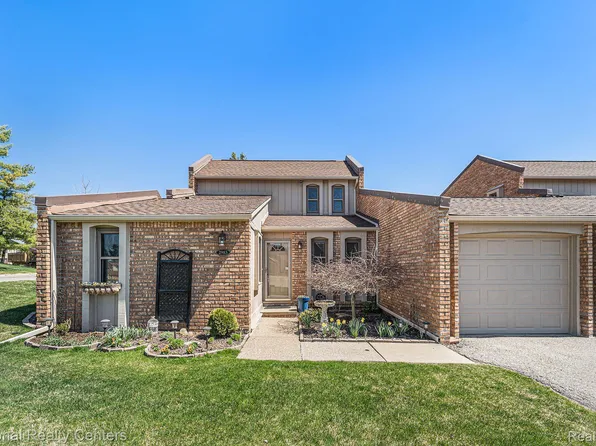 2983 Moon Lake Dr #116, West Bloomfield, MI 48323