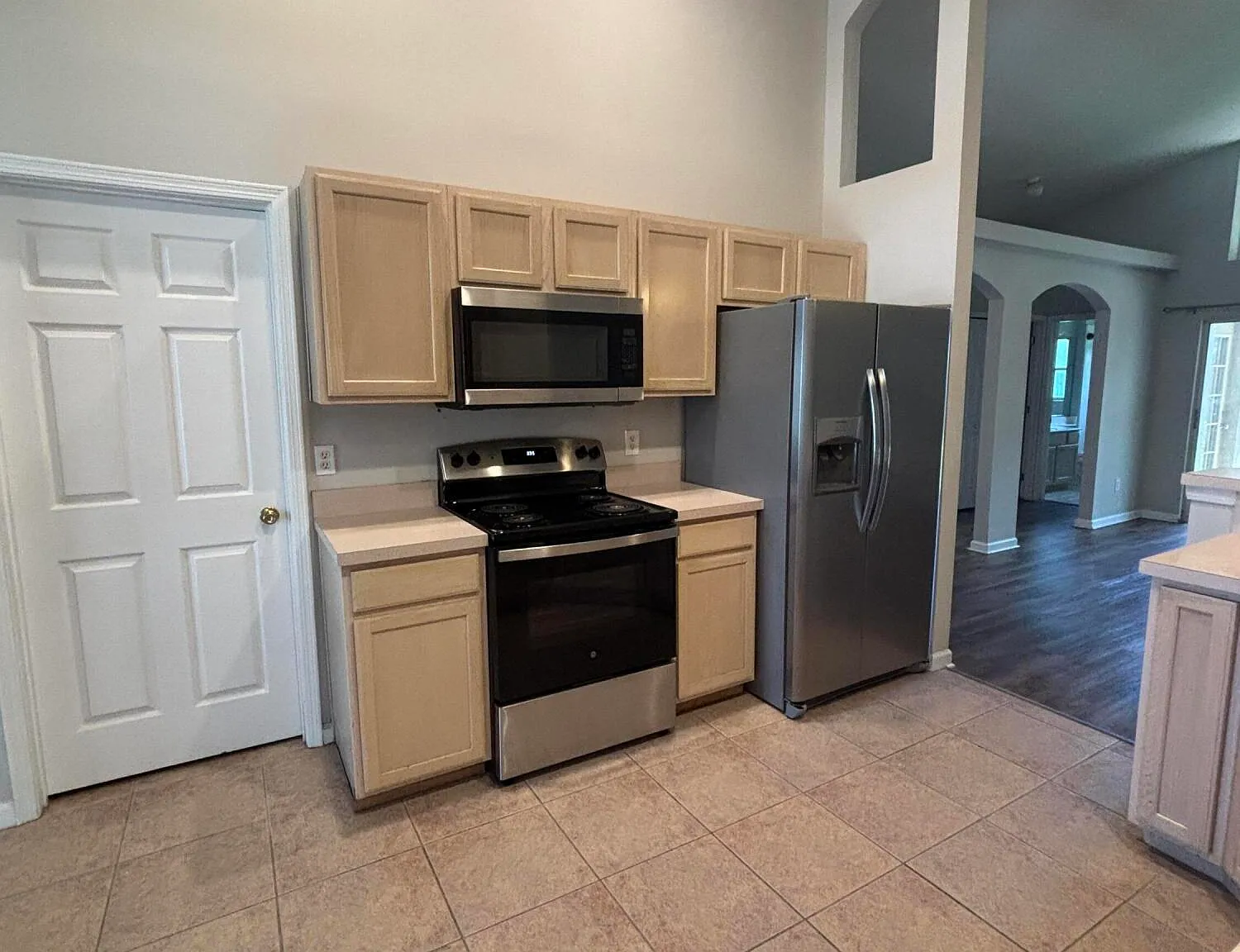 4 bed, 2.0 bath, 1904 sqft, $2,450 — Photo 4