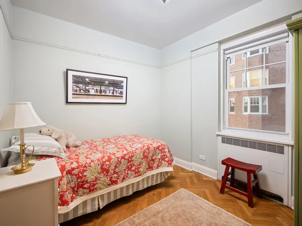 140 Cabrini Boulevard image 16 of 21