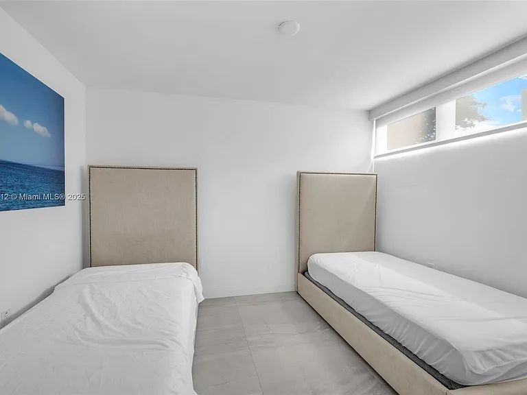 9501 Collins Ave #1 — Photo 51