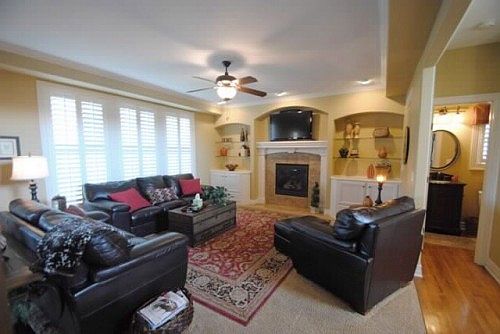 3rd image of 2802 NE Wood Creek Ln