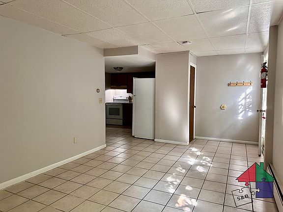 3rd image of 13-17 Warren St #1