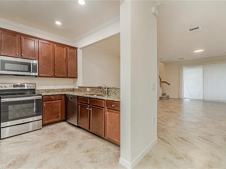 2740 Blossom Way — Photo 5