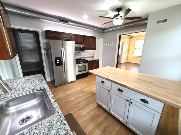 2476 N Clybourn Ave #2F, Chicago, IL 60614