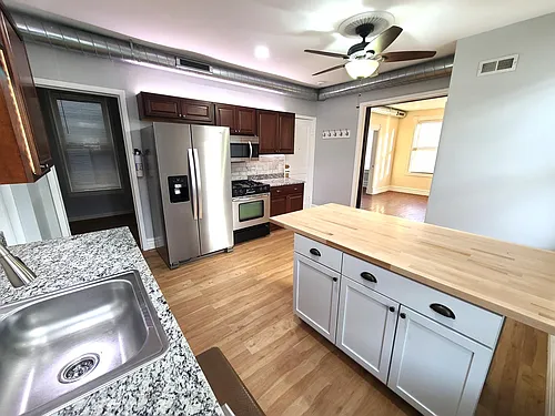 2476 N Clybourn Ave #2F Photo 1