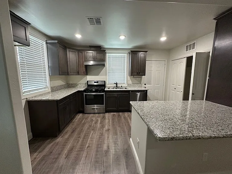 11940 Rosedale Hwy — Photo 3