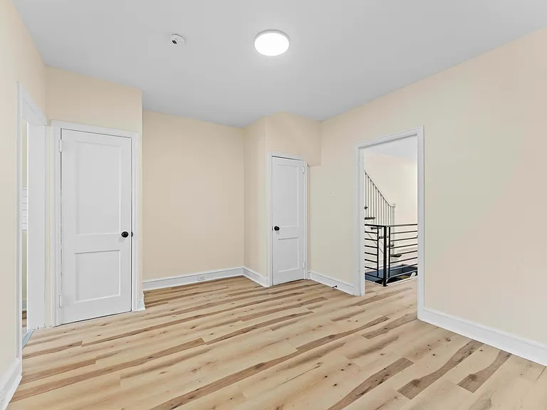 1901A W 72nd Ave — Photo 8