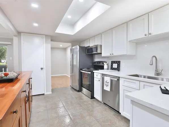5005 Georgi Ln APT 18, Houston, TX 77092