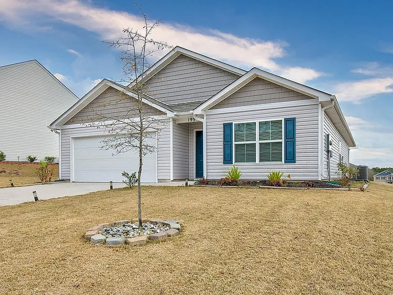 195 Carrington Dr — Photo 1